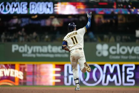 Chourio delivers in the clutch for Brewers